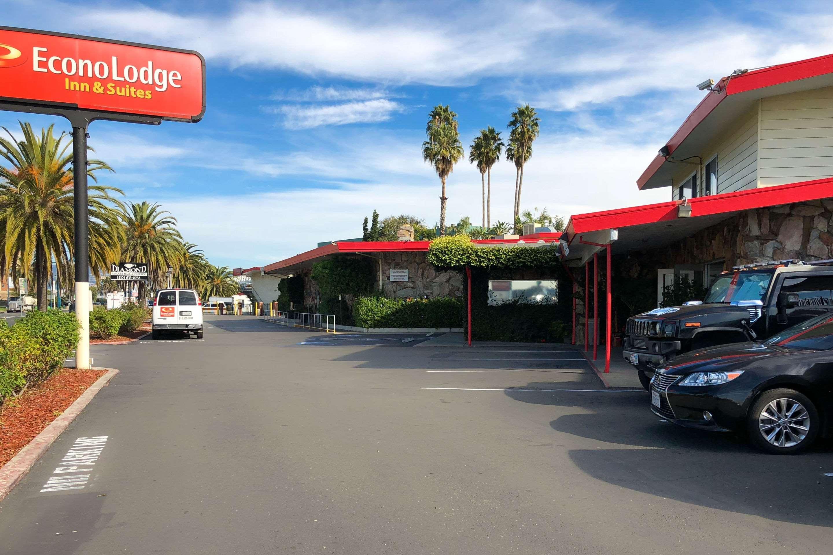 Econo Lodge Inn & Suites Oakland Airport מראה חיצוני תמונה