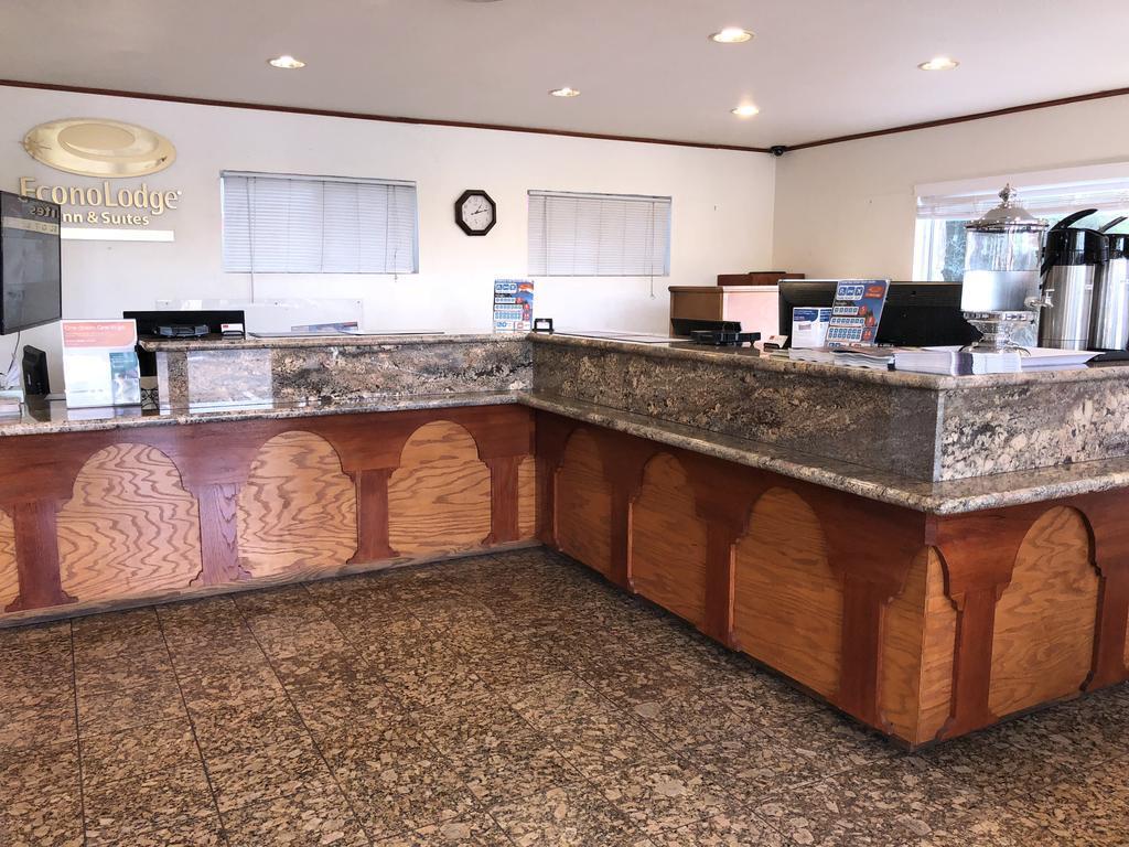 Econo Lodge Inn & Suites Oakland Airport מראה חיצוני תמונה